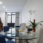 Charming Appt With Garden In The Heart Of Paris