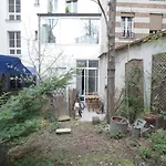 Charming Appt With Garden In The Heart Of Paris