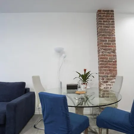 Apartment Charming Appt With Garden In The Heart Of